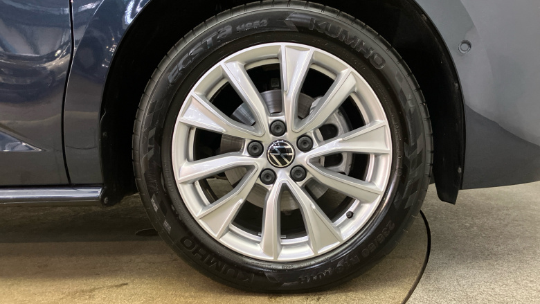 Volkswagen Multivan 2.0 TDI Life 5dr DSG Diesel Estate